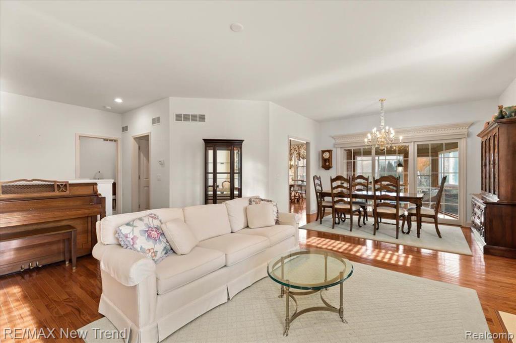 16502 CYPRESS Court, Northville, MI 48168 — Photo 6