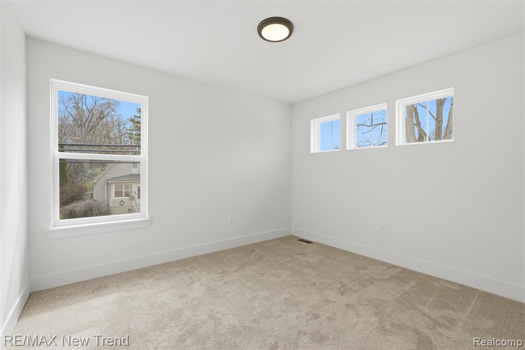 321 Dean Street, Milford, MI 48381 — Photo 37