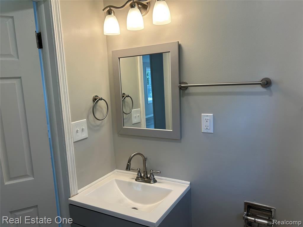 458 Kenilworth Avenue, Pontiac, MI 48342 — Photo 14