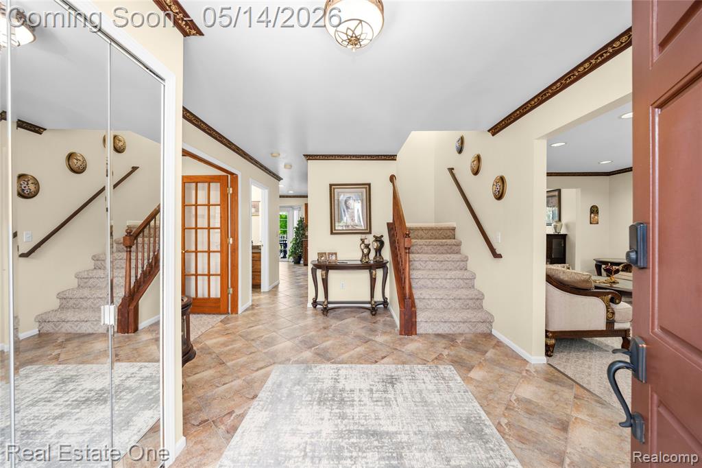 865 Drakeshire Drive, Commerce Twp, MI 48390 — Photo 15