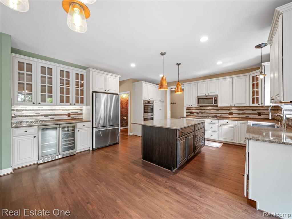 5471 Parkside Drive, Brighton, MI 48114 — Photo 12