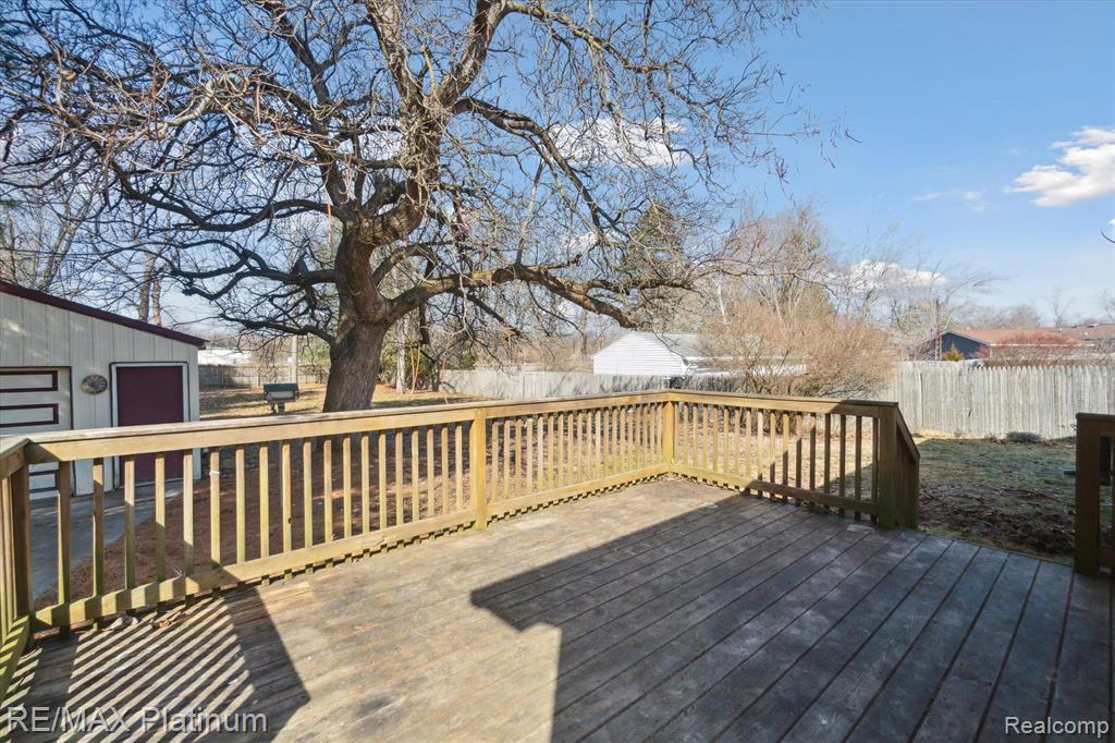 430 WILD OAK Lane, Perry, MI 48872 — Photo 35