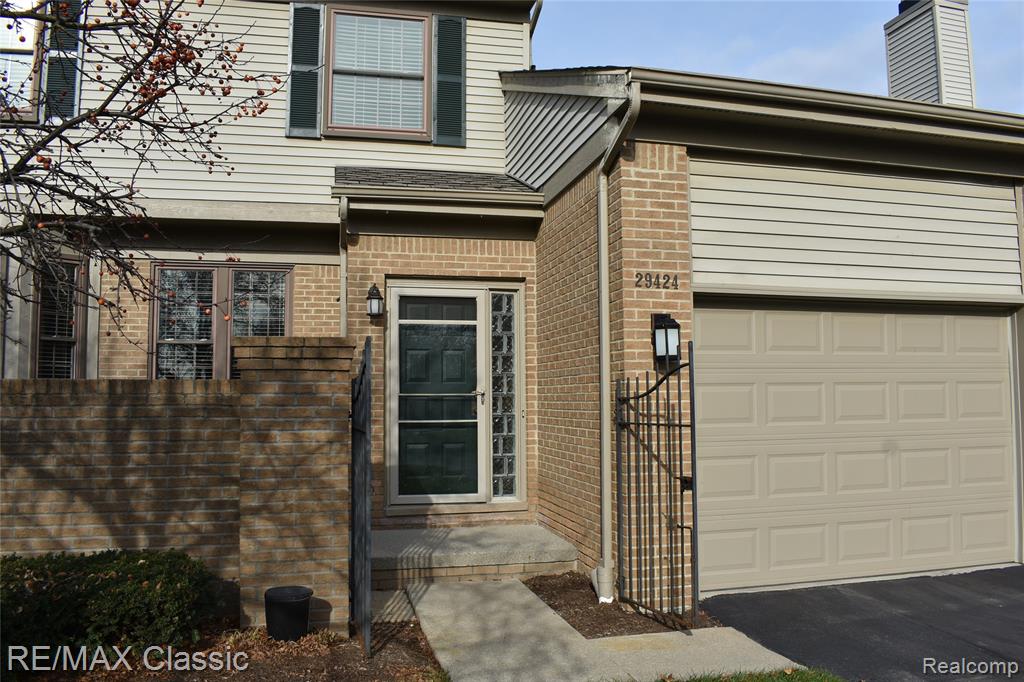 29424 Regents Pointe, 62, Farmington Hills, MI 48331 — Photo 2