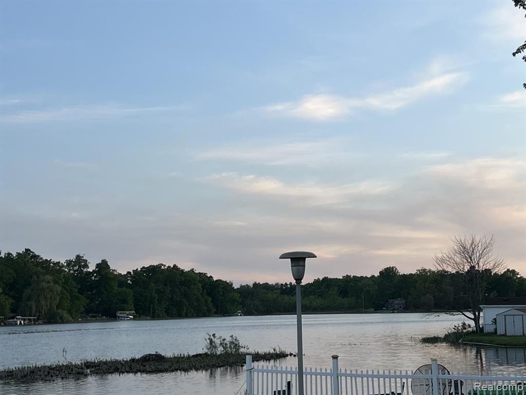 11560 Island Ct Court, Hartland, MI 48353 — Photo 28