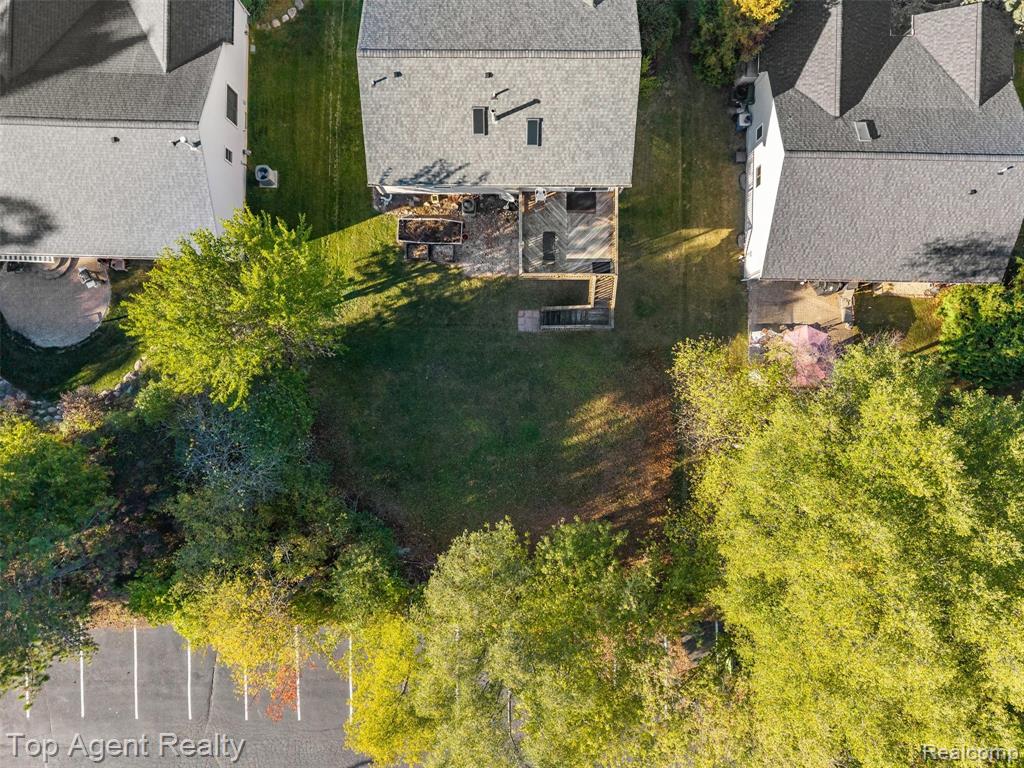5675 Millpointe Drive, Waterford, MI 48327 — Photo 39