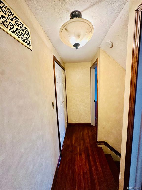 29720 CITY CENTER Drive, 4, Warren, MI 48093 — Photo 9