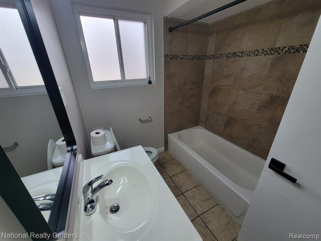 4661 Reader Drive, Warren, MI 48092 — Photo 11