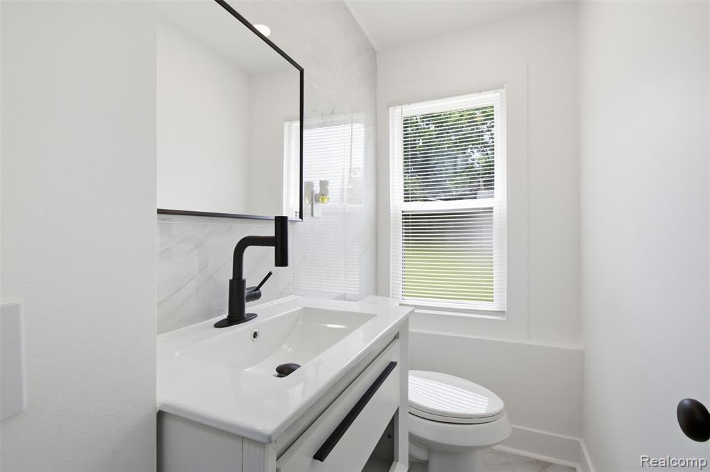 13810 Fairmount Drive, Detroit, MI 48205 — Photo 20