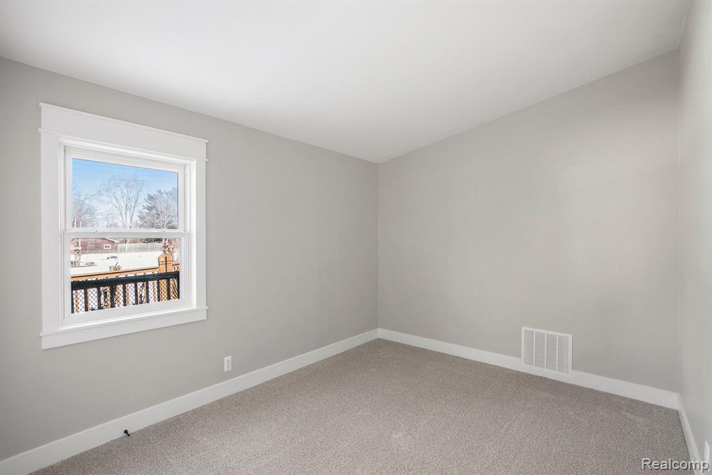 5390 SUNNYSIDE Drive, Clarkston, MI — Photo 8