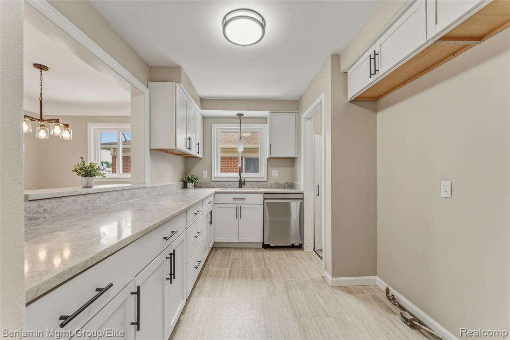 22584 Marine Avenue, Eastpointe, MI 48021 — Photo 9