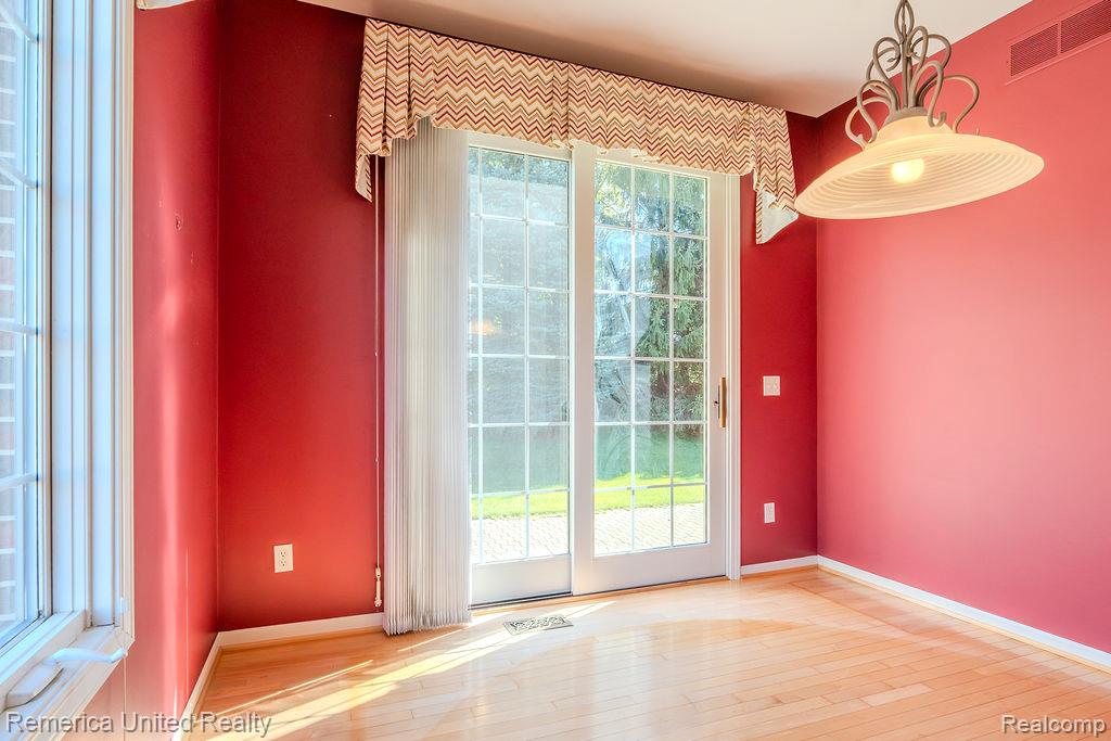 7429 Pine Vista Drive, Brighton, MI 48116 — Photo 20
