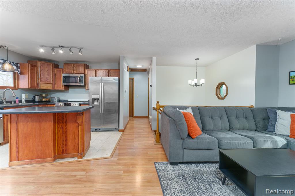 4136 CHICKORY Lane, Lansing, MI 48910 — Photo 3