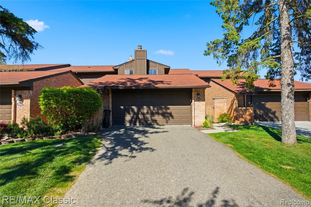 3961 Chablis Street, West Bloomfield, MI 48323 — Photo 44