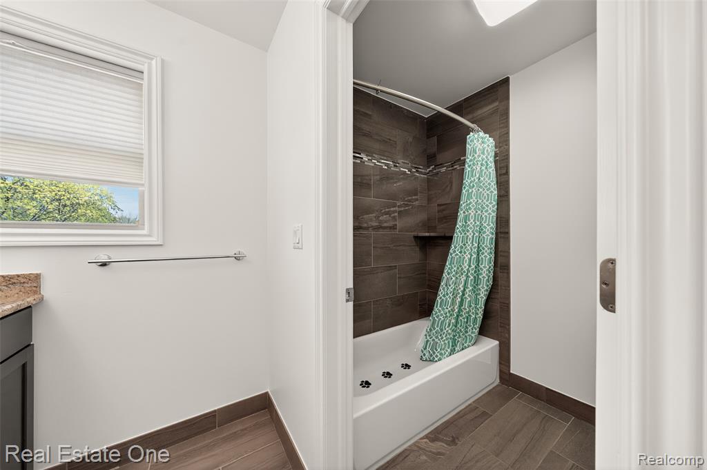 4702 Mankato Avenue, Royal Oak, MI 48073 — Photo 37