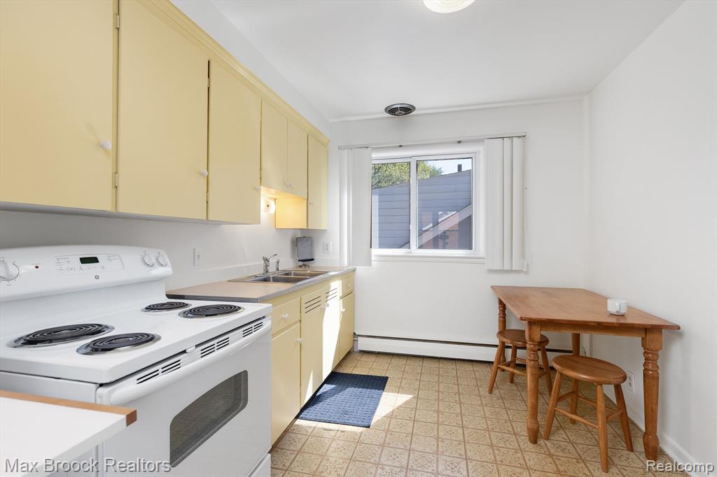 432 W CAMBOURNE Street, Ferndale, MI 48220 — Photo 22
