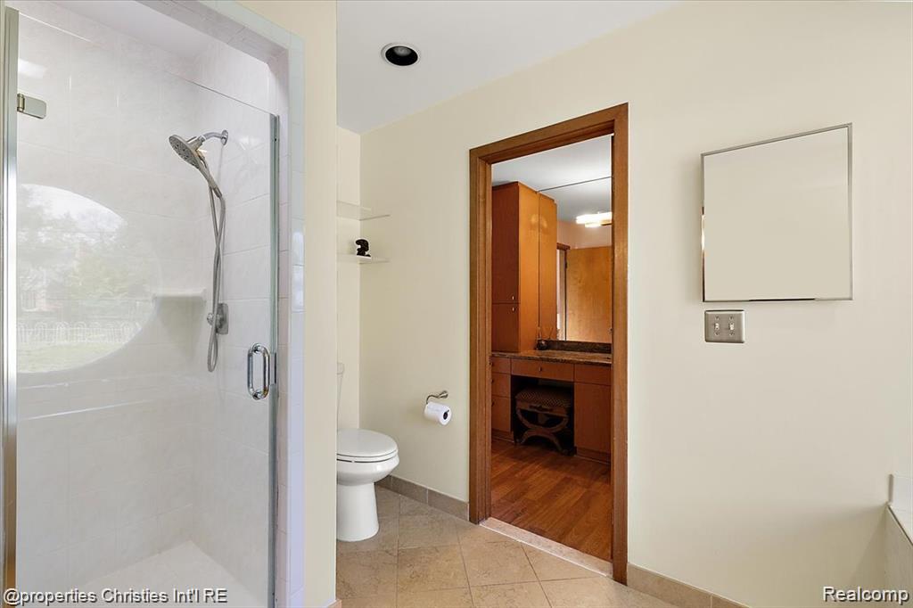 4566 Walden Drive, Bloomfield Hills, MI 48301 — Photo 29