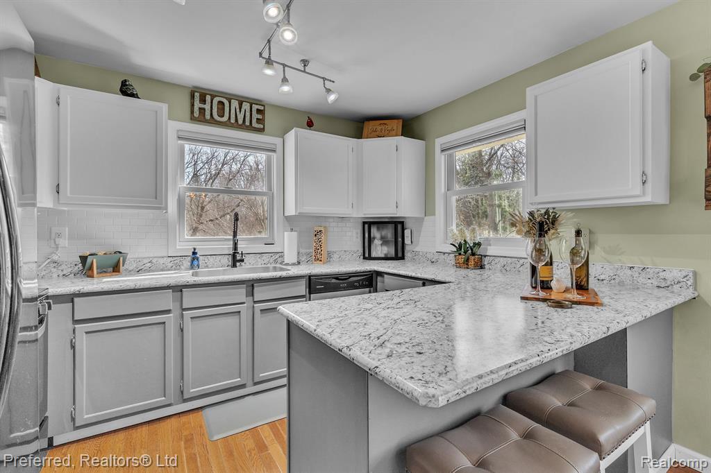 9514 CORNELL Avenue, Clarkston, MI 48348 — Photo 13