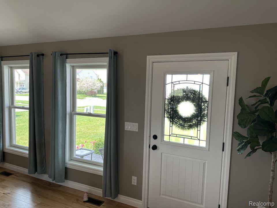 780 BLUE BIRD Lane, Milan, MI 48160 — Photo 4