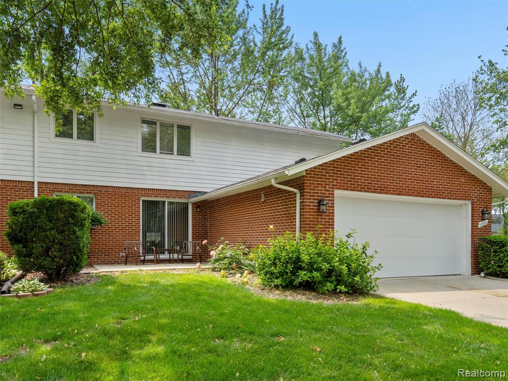 42712 Elizabeth Circle, Clinton Twp, MI 48038 — Photo 2