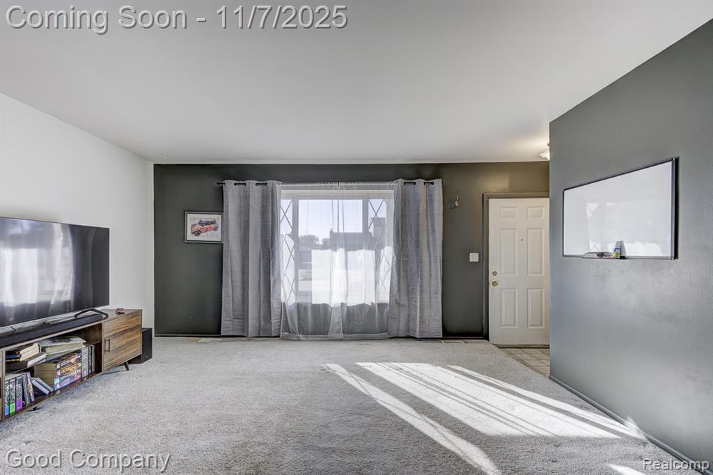 583 Manchester Street, Madison Heights, MI 48071 — Photo 5