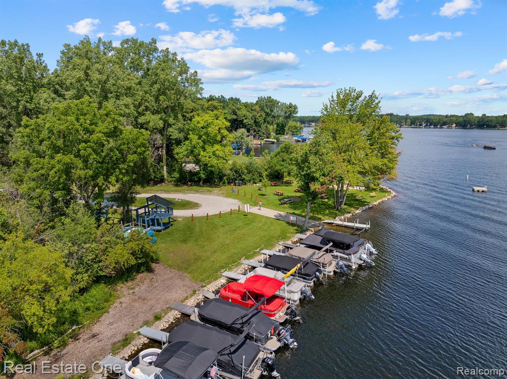 5026 GALLAGHER Boulevard, Whitmore Lake, MI 48189 — Photo 31