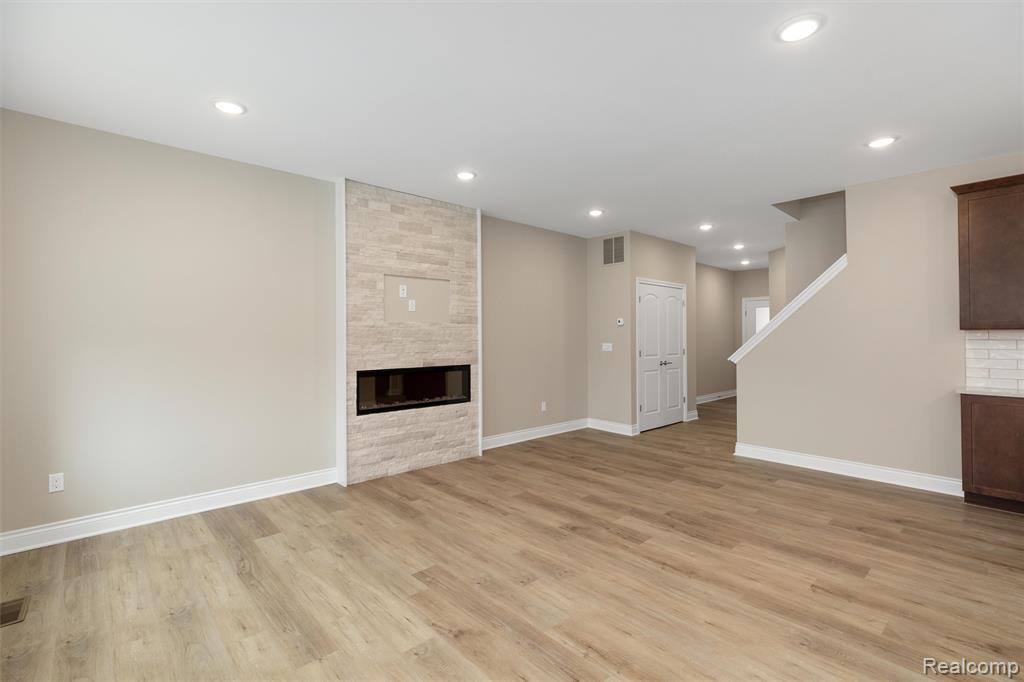807 Balmoral Ln, Troy, MI 48085 — Photo 12