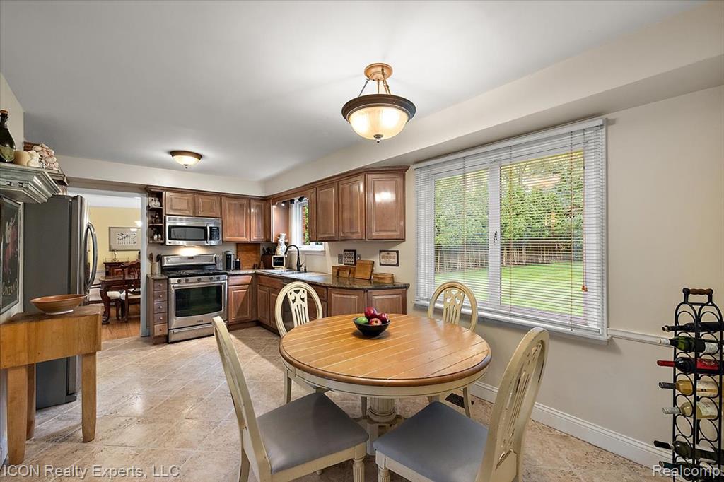 746 Birch Tree Lane, Rochester Hills, MI 48306 — Photo 29