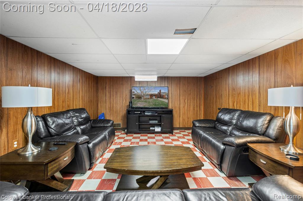 1544 Dorthen Avenue, Grosse Pointe Woods, MI 48236 — Photo 39