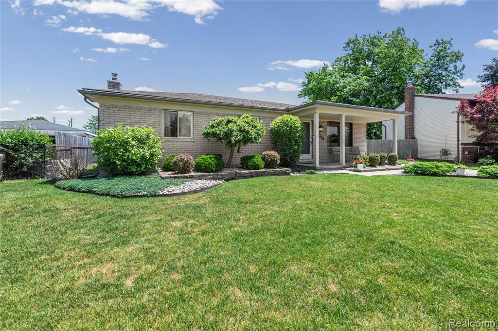 41594 Harvard Drive, Sterling Heights, MI 48313 — Photo 2