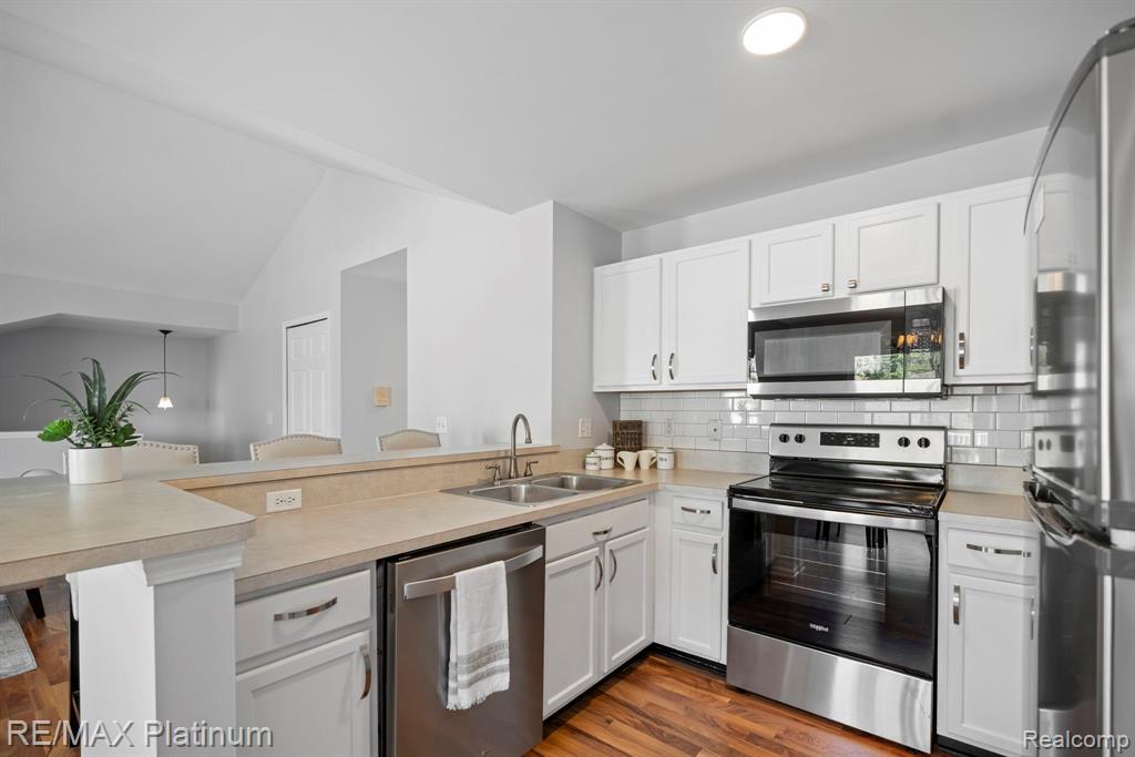 44068 Elm Drive, Sterling Heights, MI 48313 — Photo 8