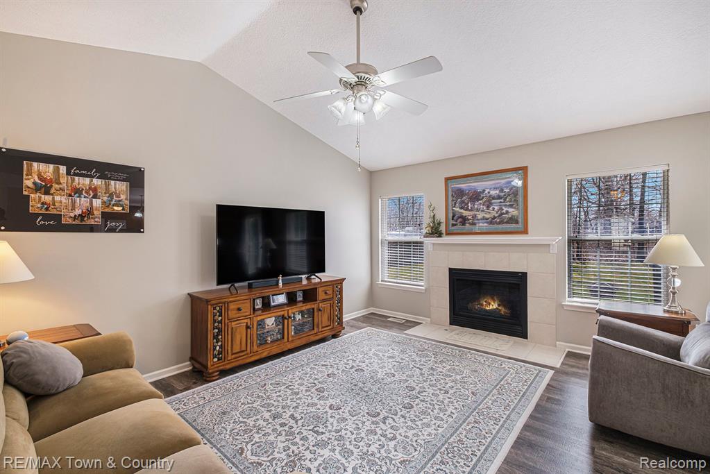 6043 SIPES Lane, Flint, MI 48532 — Photo 5