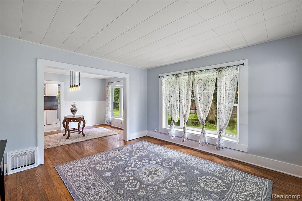 536 ATWATER Street, Lake Orion, MI 48362 — Photo 6