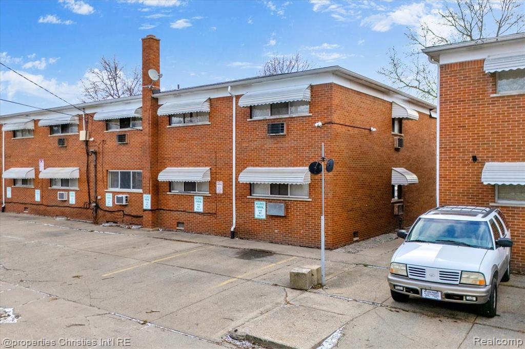 20231 Kelly Road, Harper Woods, MI 48225 — Photo 30