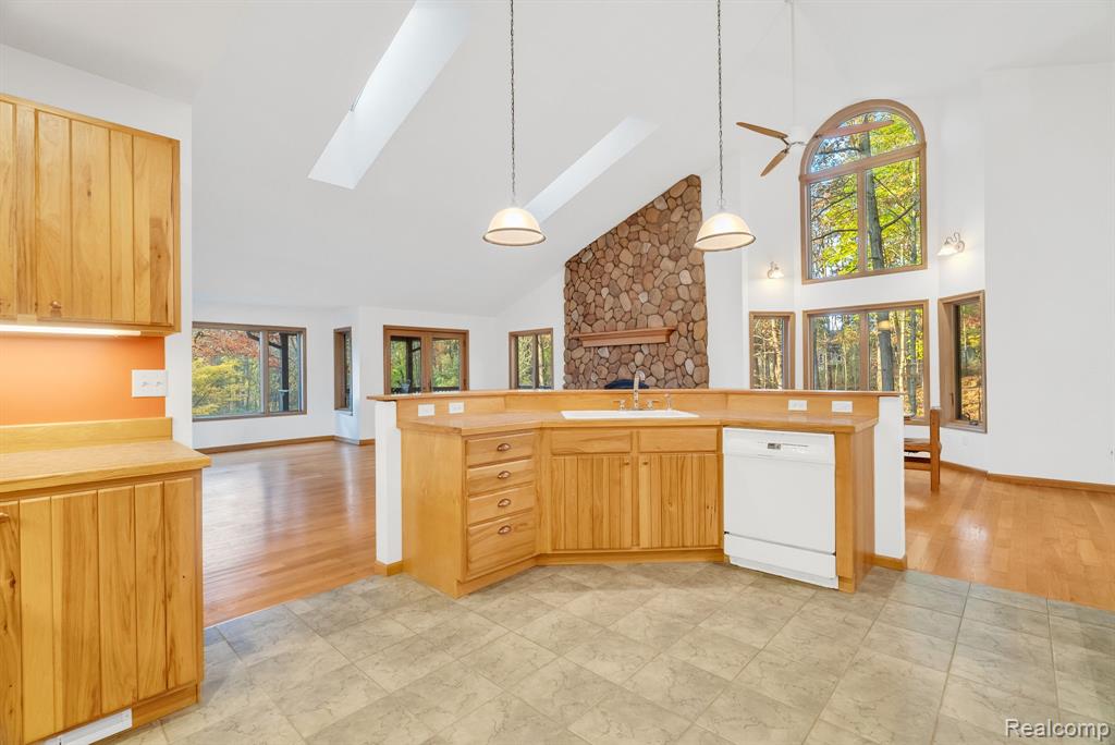 425 Rosell Road, Holly, MI 48442 — Photo 12