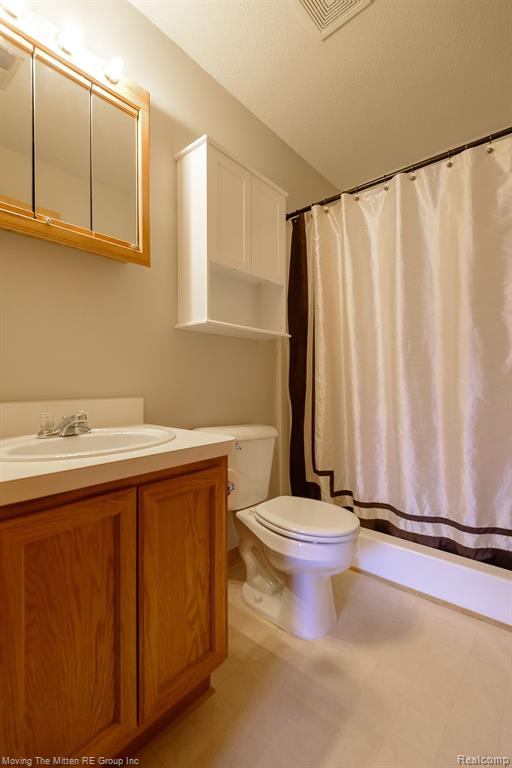 9635 WILDFLOWER Court, Van Buren, MI 48111 — Photo 17