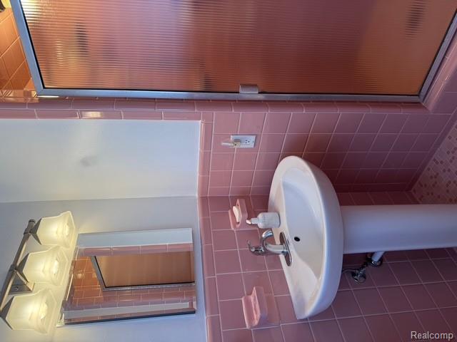 836 Harcourt Road E, Grosse Pointe Park, MI 48230 — Photo 17