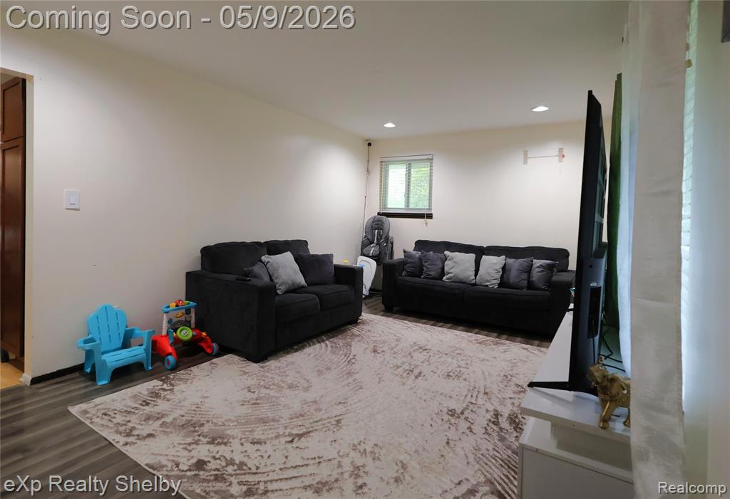 719 Sheryl Drive, Waterford, MI 48328 — Photo 4