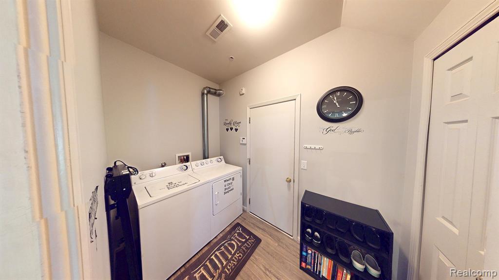 8109 ADDINGTON Drive, Commerce Twp, MI 48390 — Photo 29