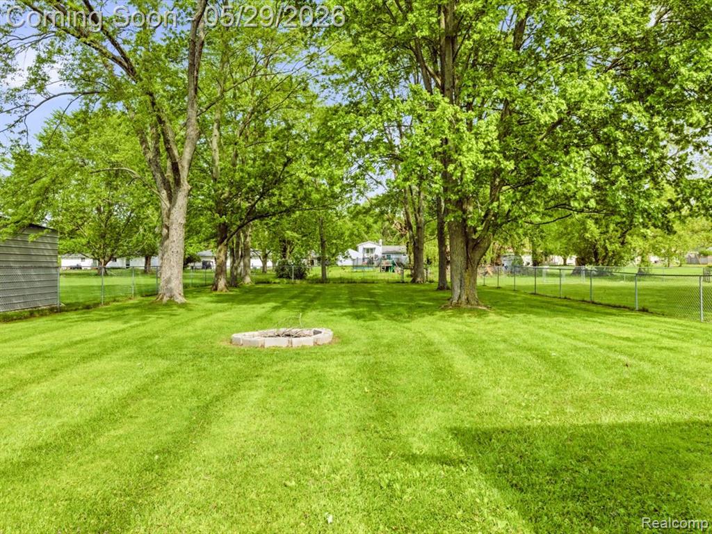 651 Carolina Avenue, Marysville, MI 48040 — Photo 4