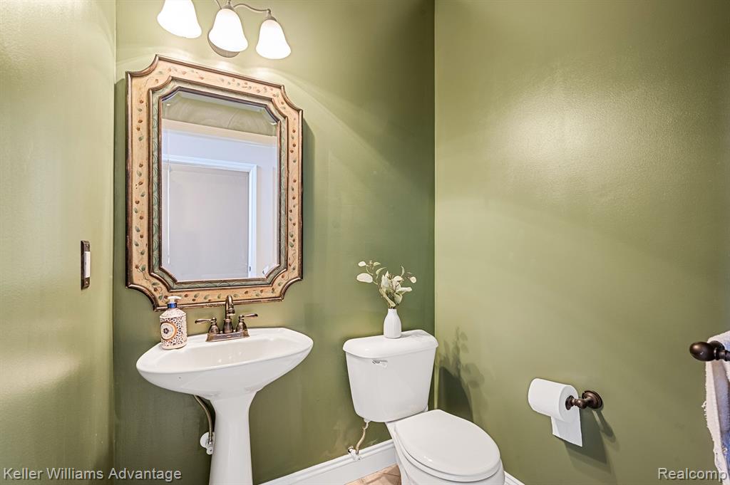 44708 FENWICK Drive, Canton, MI 48188 — Photo 17