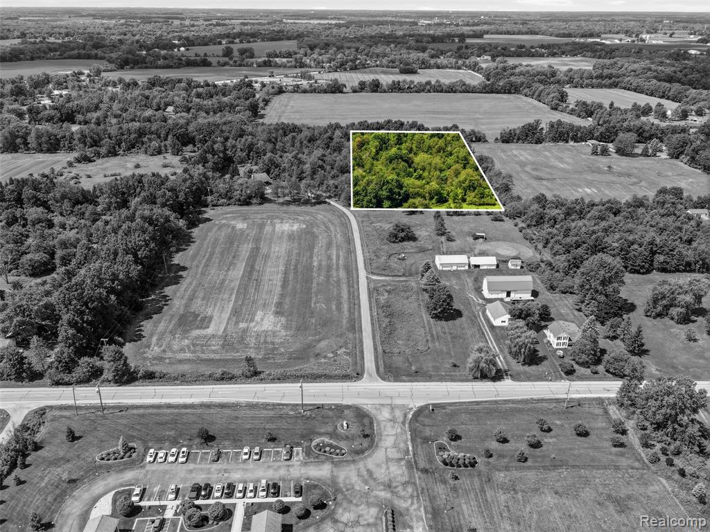 2714 N Burkhart Road, Howell, MI 48855