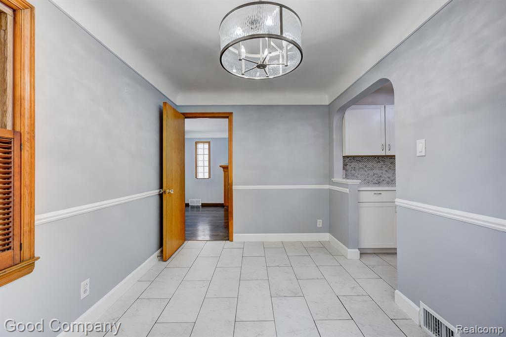 464 MORAN Road, Grosse Pointe Farms, MI 48236 — Photo 9