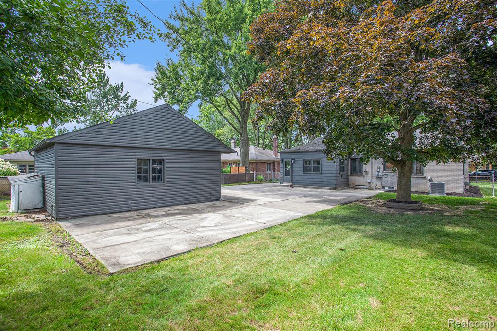 31100 W Rutland Street, Beverly Hills, MI 48025 — Photo 26