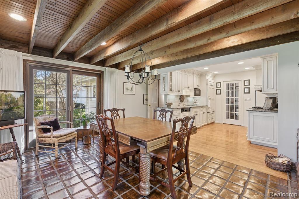 915 E River Road, Flushing, MI 48433 — Photo 14