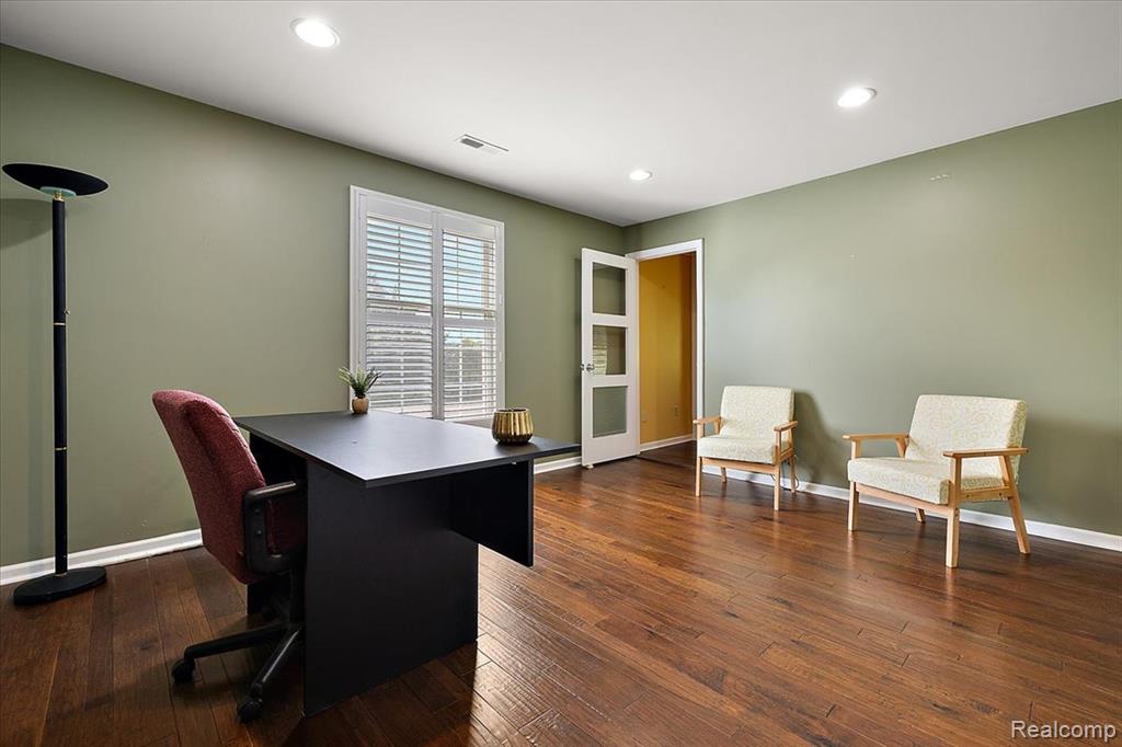 19710 W 13 Mile Road, 202, Beverly Hills, MI 48025 — Photo 22