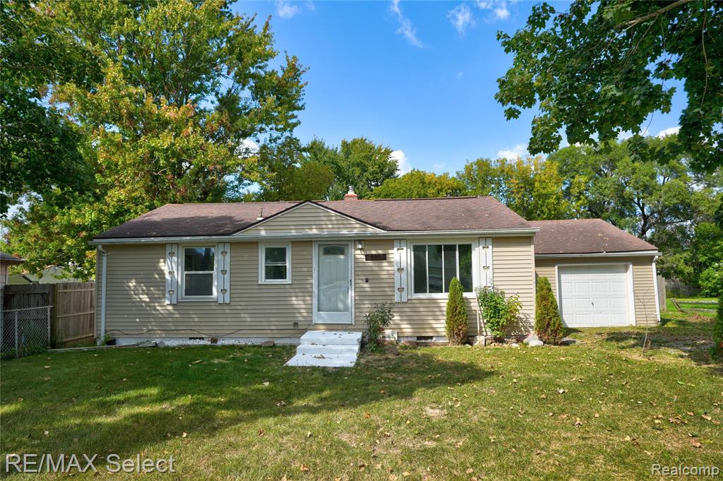 7079 Houghton Drive, Davison, MI 48423 — front exterior