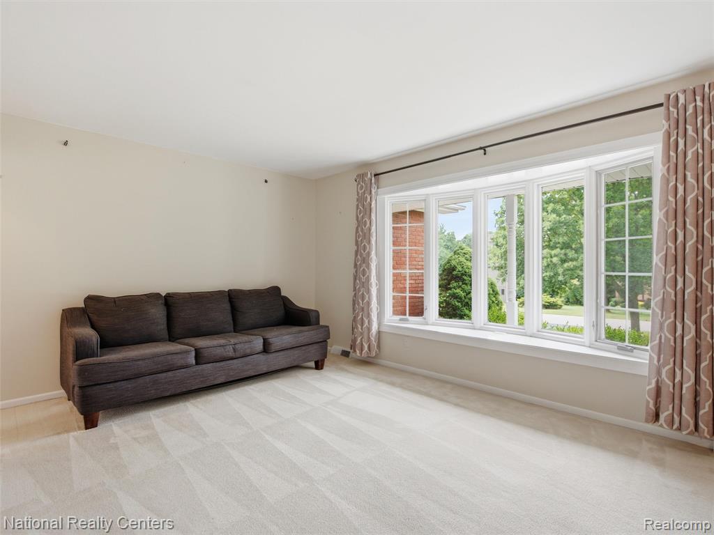 6858 Wellesley Terrace, Clarkston, MI — Photo 16