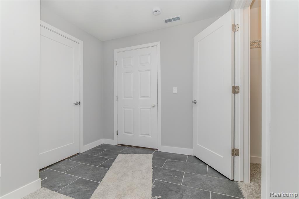 25566 Grandview Lane, 37, Novi, MI — Photo 33