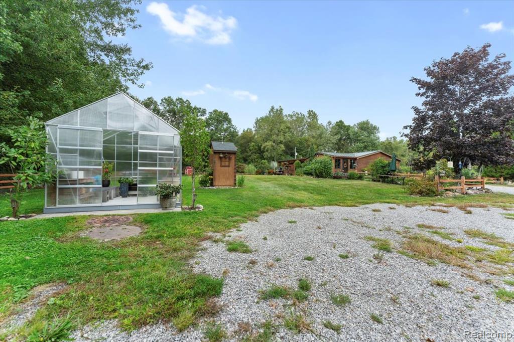 6411 W Newburg Road, Carleton, MI 48117 — Photo 32