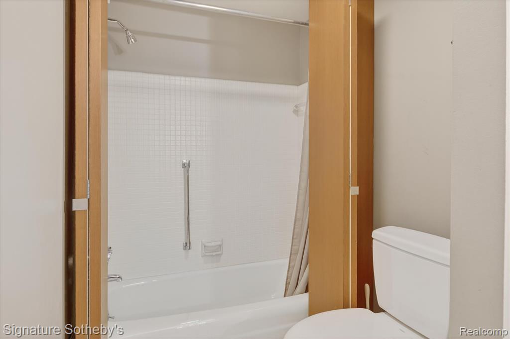7107 Pebble Park Drive, 163, West Bloomfield, MI — Photo 42